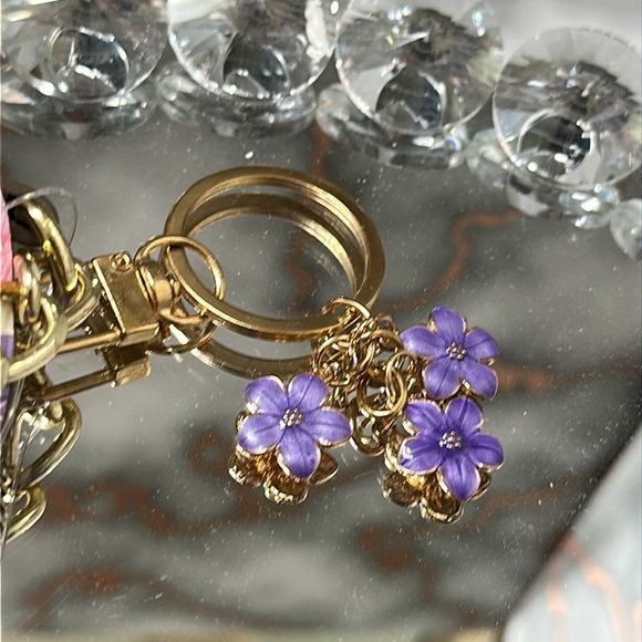 🎉Host Pick NANETTE LEPORE THEA PRINT DOME CROSSBODY PINK BOUQUET & free bagcharm - Picture 4 of 4